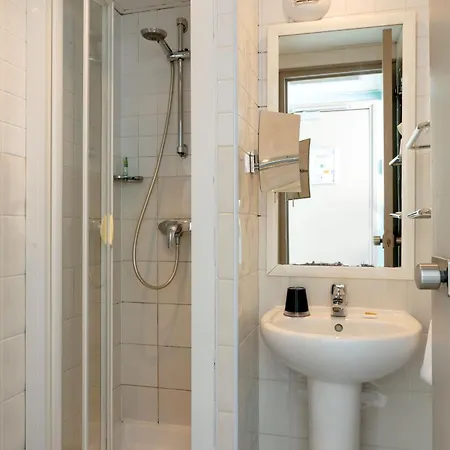 Des Nations Saint Germain Hotel