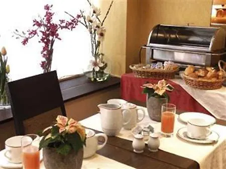 Des Nations Saint Germain Otel 3*